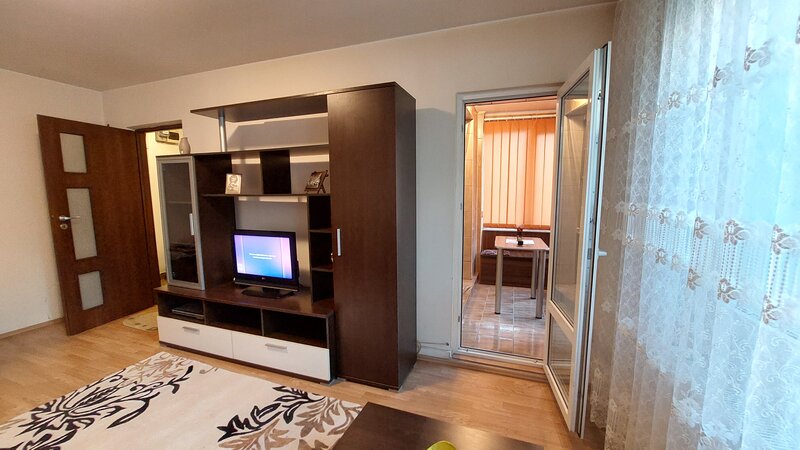 Titan, metrou Grigorescu, et. 1/8, cu centrala, renovat, mobilat si utilat